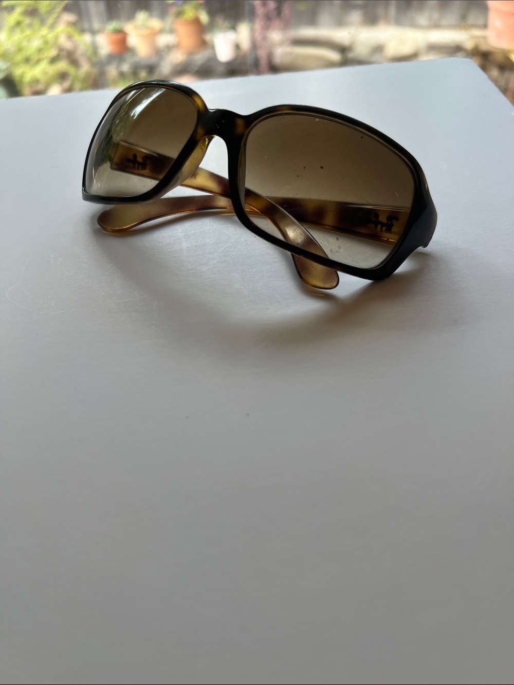 Vintage Y2K Ray-Ban Women's Tortoiseshell Brown Gradient Sunglasses
